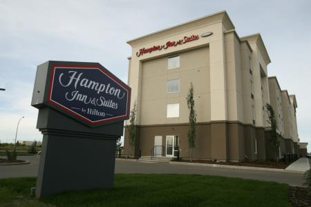 Hampton Inn & Suites by Hilton - Red Deer, AB T4E 1B9 - (403)346-6688 | ShowMeLocal.com