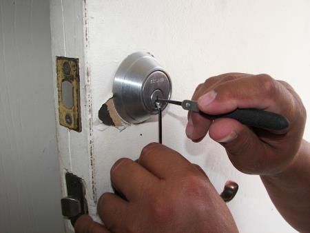 Squinchy's $25 Auto $30 House Locksmith - Tallahassee, FL - (850)766-0805 | ShowMeLocal.com