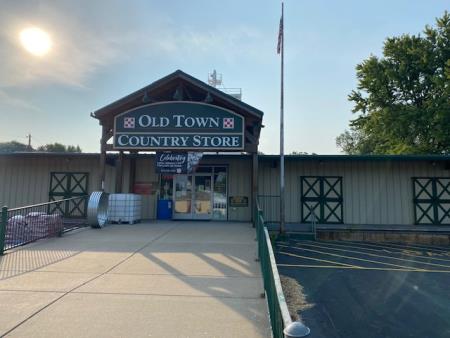 Farmers Co-Op / Old Town Country Store - Saint Peters, MO 63376 - (636)278-3544 | ShowMeLocal.com