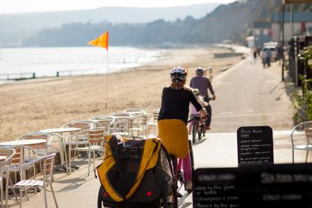 Shanklin seafront, part of the Red Squirrel trail. routefifty7 Routefifty7 Bike Hire Shanklin 07491 000057