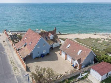 Selsey Beach House - Chichester, West Sussex PO20 9DD - 020 8876 5476 | ShowMeLocal.com