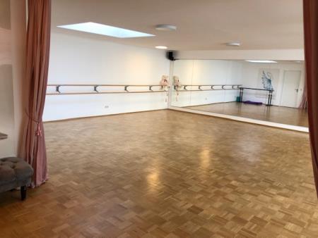 this picture shows the dance room of the ballet studio east Ballettstudio Ost Frankfurt Am Main 069 29721499
