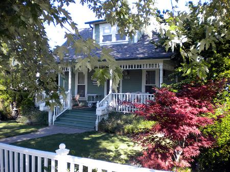 Second Street Cottages - enjoy morning coffee, evening wine or just curl up with a book on the beautiful front porch! Second Street Cottages Ashland (541)488-0888