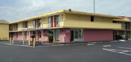 Econo Inn Ormond Daytona Beach Hotel - Ormond Beach, FL 32174 - (386)672-8621 | ShowMeLocal.com