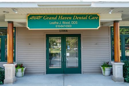 Grand Haven Dental Care - Grand Haven, MI 49417 - (616)847-0900 | ShowMeLocal.com