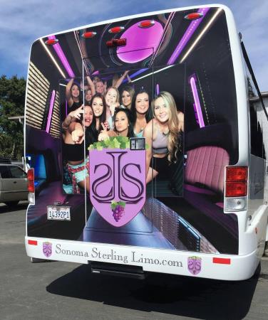 limousines and party buses SONOMA STERLING LIMOUSINES AND PARTY BUSES Santa Rosa (707)542-5444