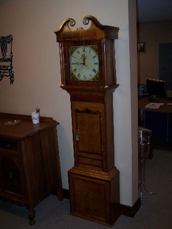 Dick Arpin Antique Furniture Restoration - Auburn, NH 03032 - (603)232-0534 | ShowMeLocal.com