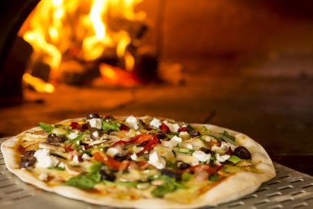our delicious crispy thin bases are cooked to perfection in our woodfire oven and layered with fresh quality produce, sauces, herbs and spices to create that authentic italian pizza experience. Ciao Ciao Pizza Crows Nest (02) 9439 9918